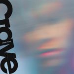 Crave, un LP non francophone de Léonie Pernet